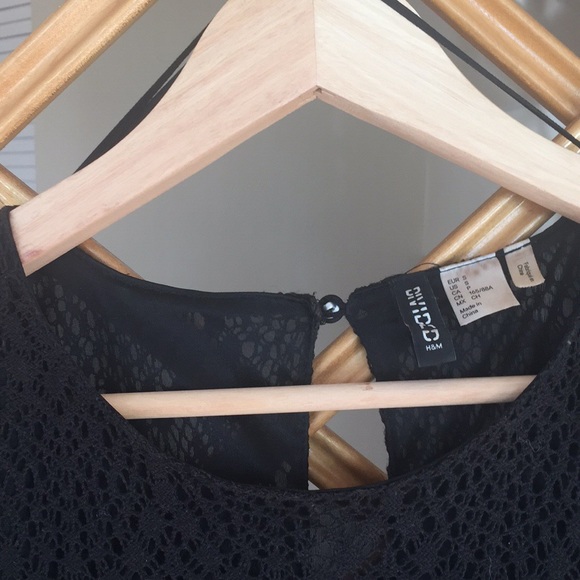 Beautiful lace little black dress - Picture 3 of 7